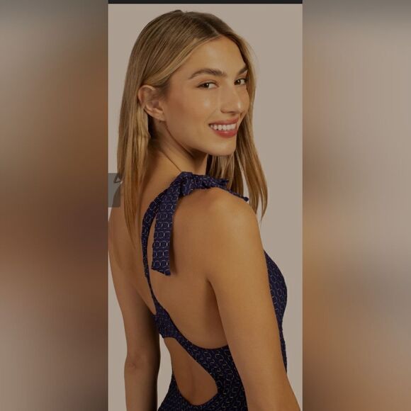 TRINA TURK ADELINA ASYMMETRICAL MAILLOT ONE PIECE BATHING SUIT size 6 - Picture 4 of 10